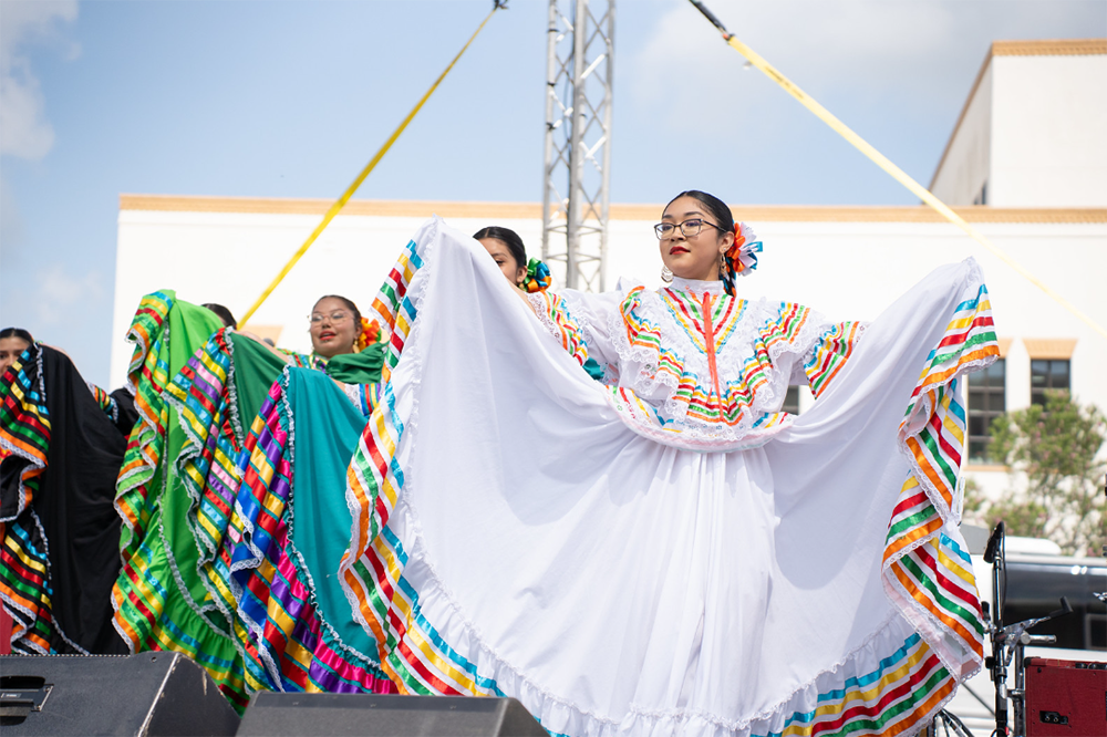 Folklorico Dancers