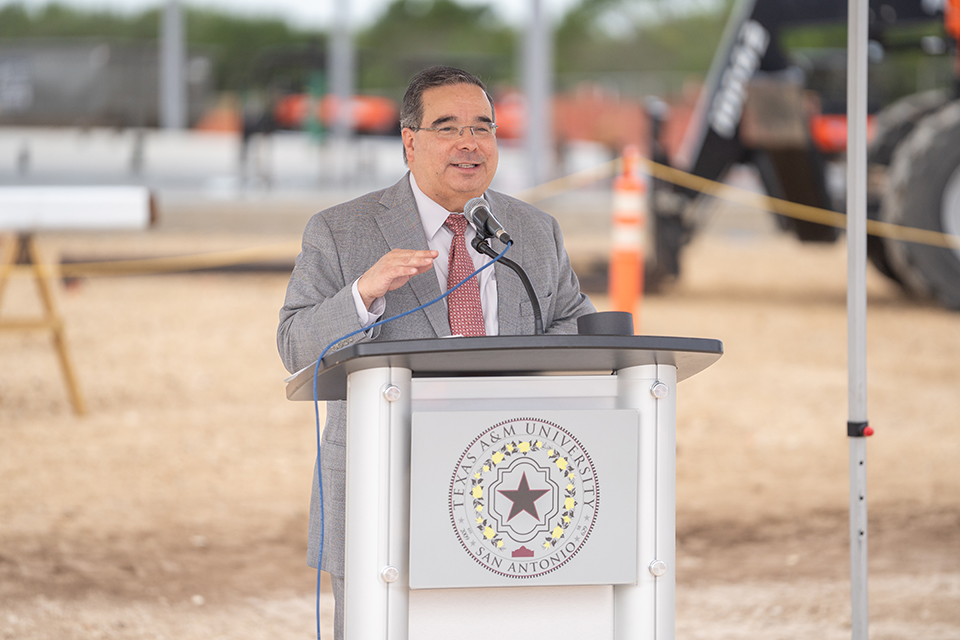 Ochoa at Podium