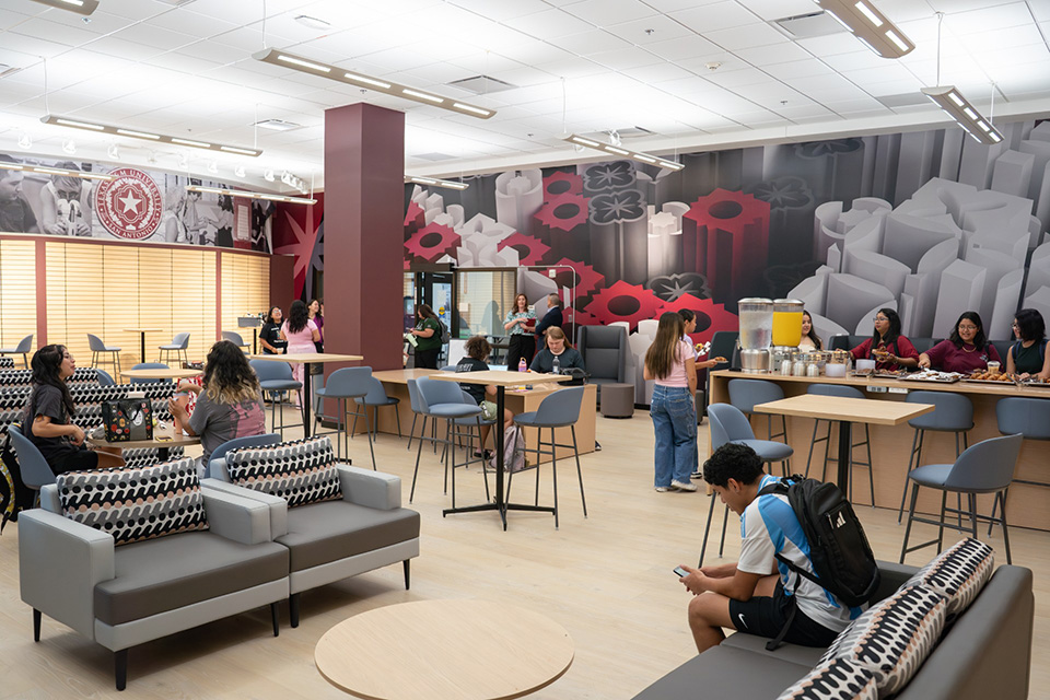 Commuter Lounge