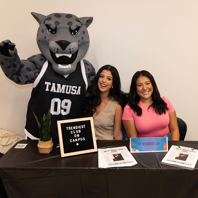 Influencer Club Tabling