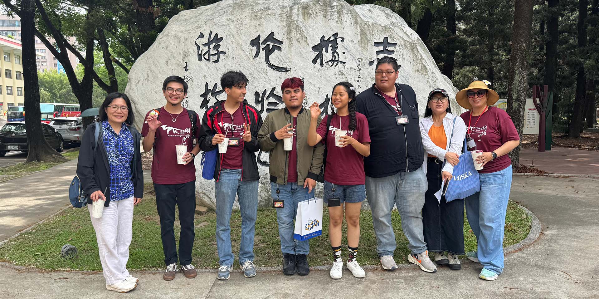 Group photo of students in Taiwan