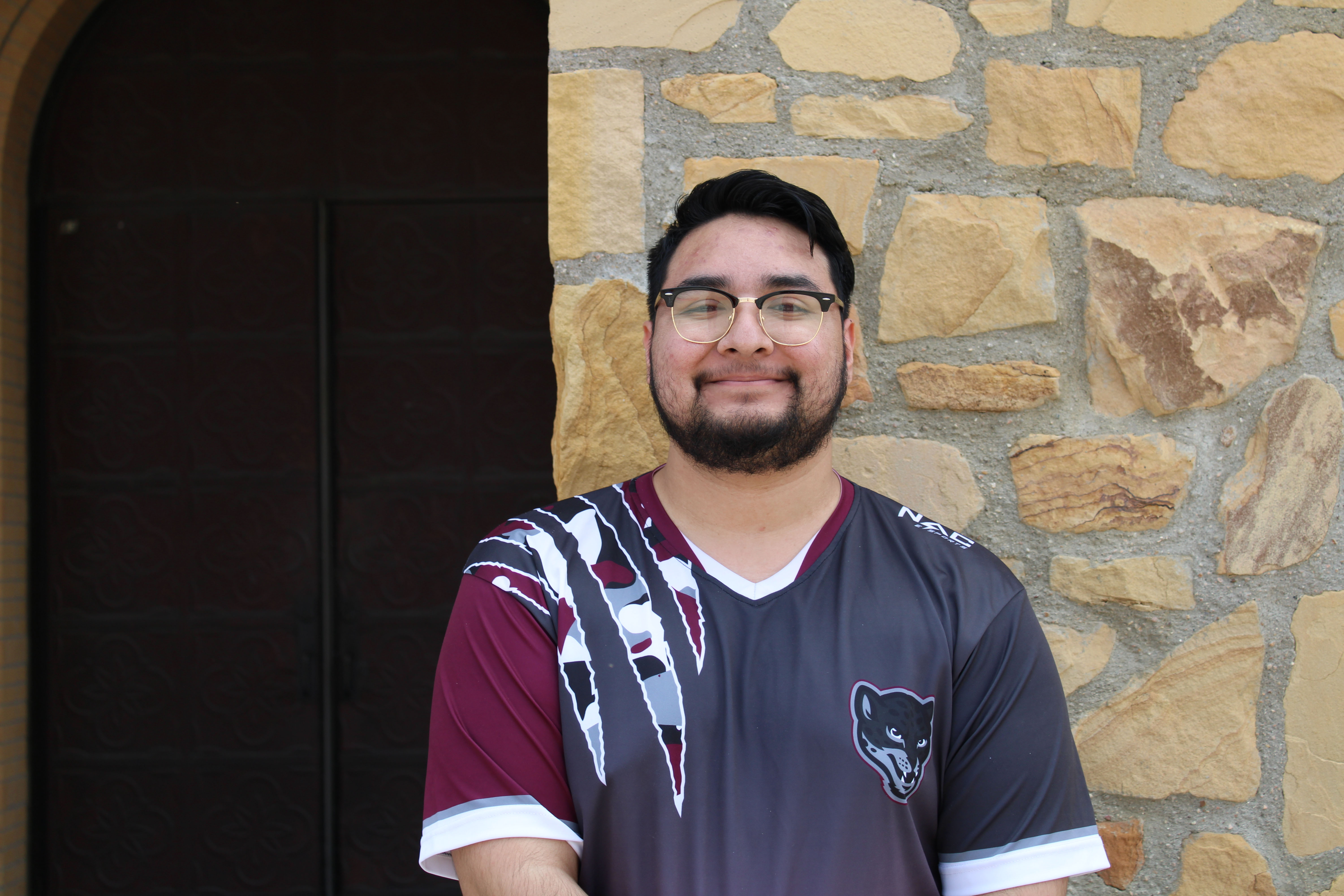 Fall 2022 Graduate Finds Community with Esports